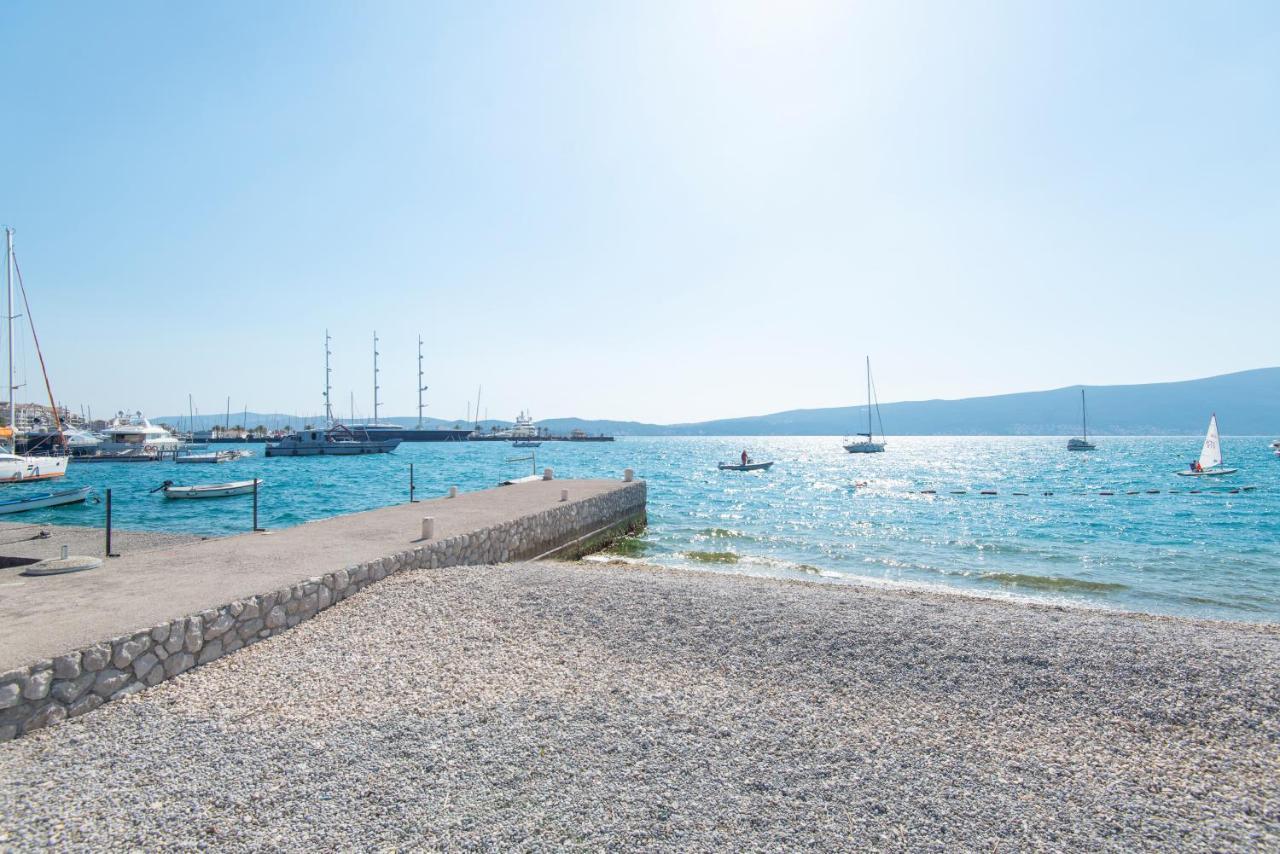Apartment Delfin Tivat Ngoại thất bức ảnh